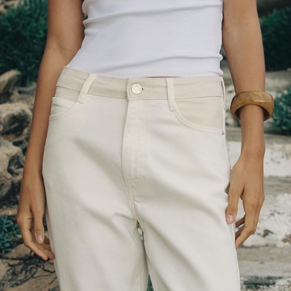 HIGH-RISE MOM FIT JEANS WITH CONTRAST WAISTBAND - Picture 9 of 11